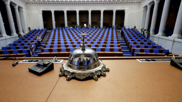 ПП-ДБ, МЕЧ и АПС искат парламента да заседава извънредно на 29 юли